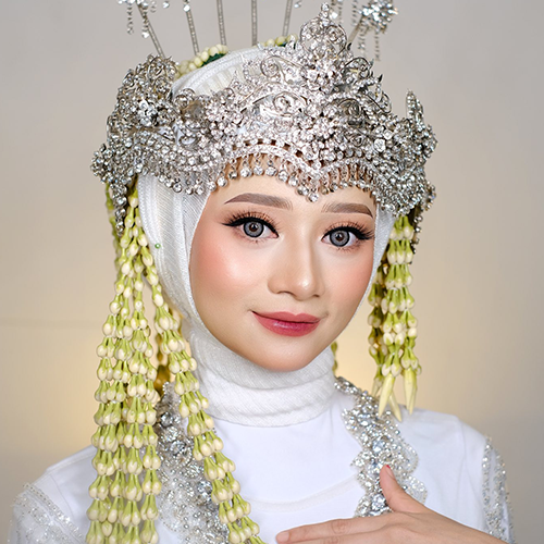 Makeup Akad ria